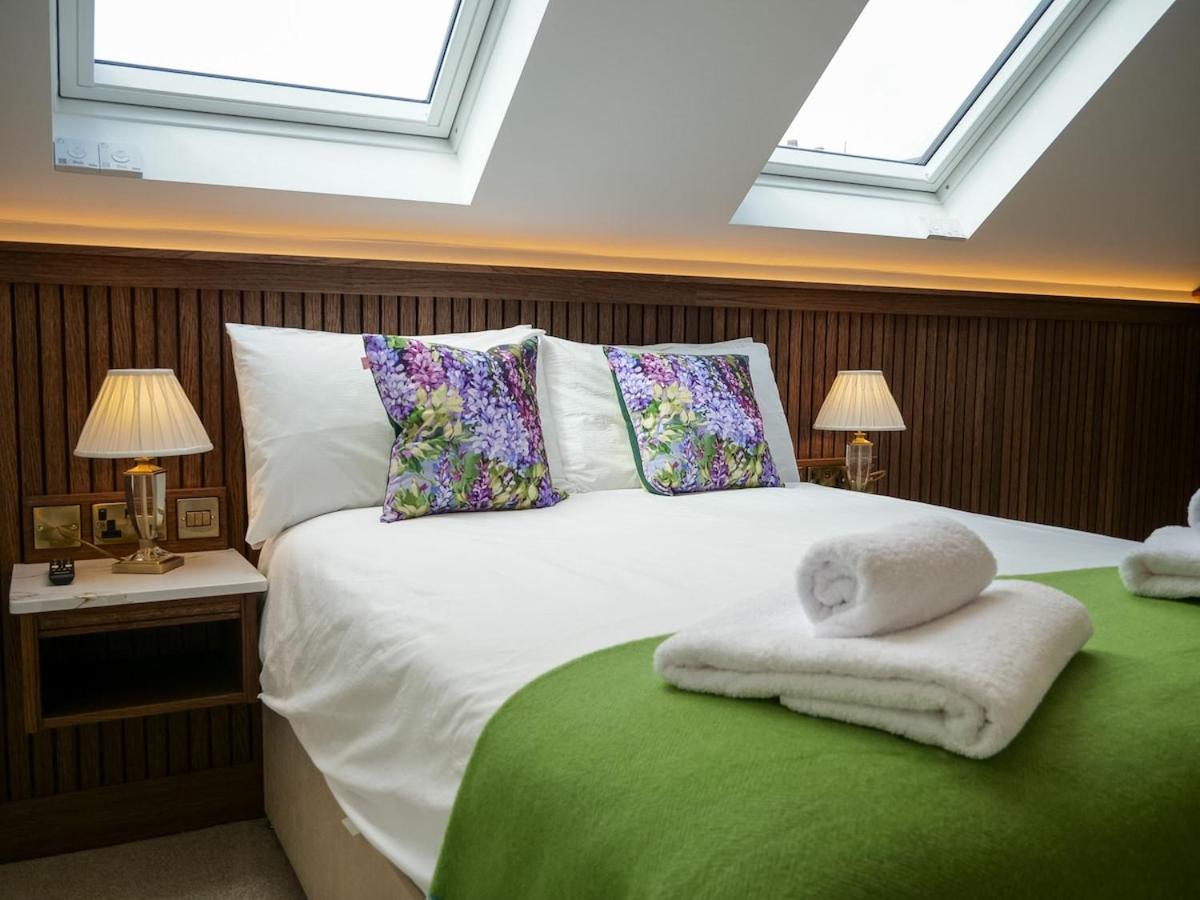 Experience Dingle at Main Street - Room 6 - Chambres d'hôtes Dingle