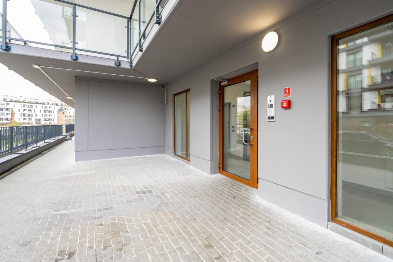 Comfortable Apartment with Parking & Garden by Noclegi Renters - B&B Poznan