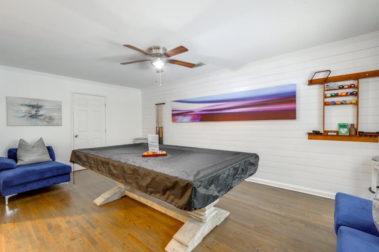 Fire Pit & Deck: Home 7 Mi to Mercedes-Benz! - Bed and Breakfast Atlanta