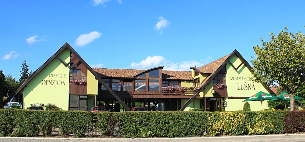Restaurace a Penzion Lešná