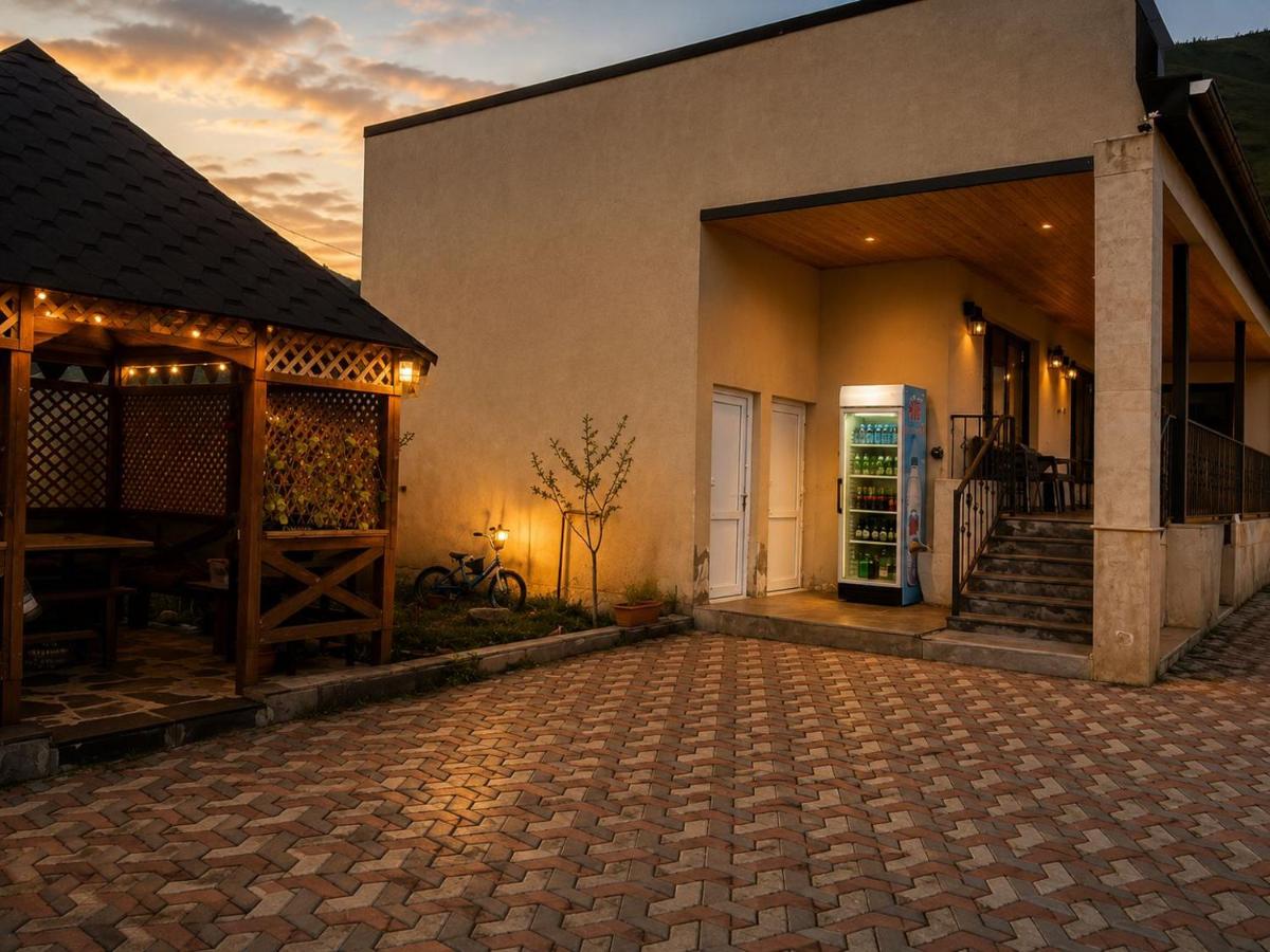 Bibo's Kokhi Guesthouse - Ferienwohnung Stepantsminda
