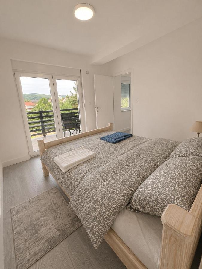 White House apartmani - Chambres d'hôtes Vrdnik