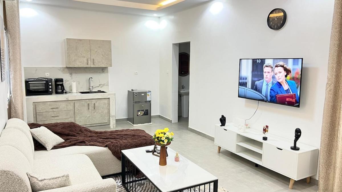 Appartement Moderne à SCAT URBAM Liberté 6 Dakar - Bed and Breakfast Dakar