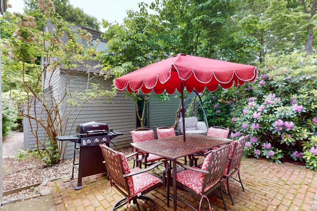 South Cape Escape - Bed and Breakfast Mashpee