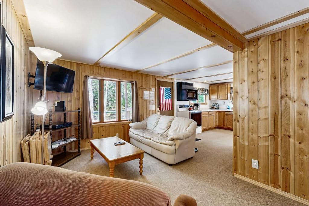 Quaint Lake Escape - Chambres d'hôtes Eagle River
