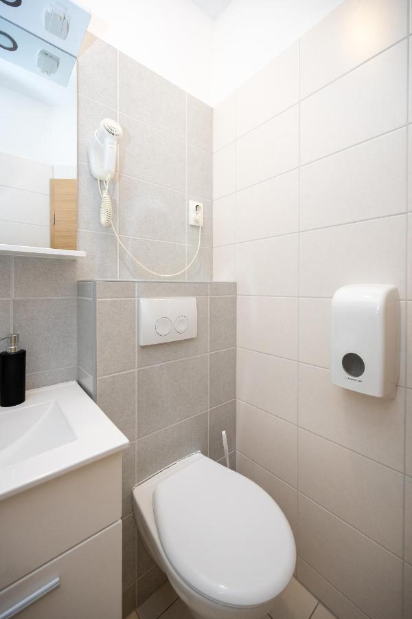 Doppelzimmer mit Balkon und Meerblick