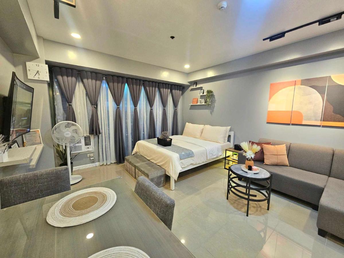 Ashley's Chamber at Soho Central across Shangrila Mall - B&B Manila