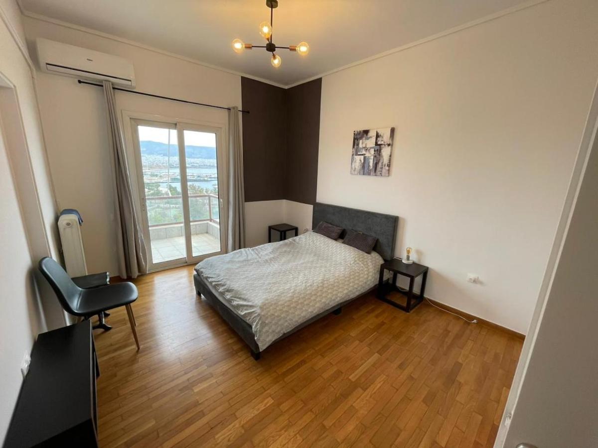 PAPANASTASIOU Pireas Bay View Modern Apartment - Chambres d'hôtes Le Pirée