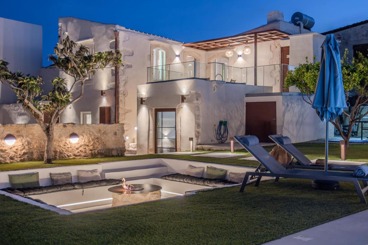 Villa Lithi Luxury Villa with Pool & Ping Pong - Bed and Breakfast Érfoi