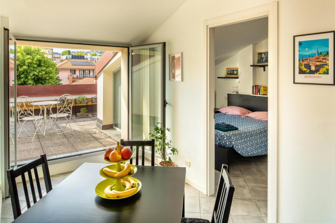 Blue Attic Bergamo - Terrazza & Parcheggio Privato - B&B Bergamo