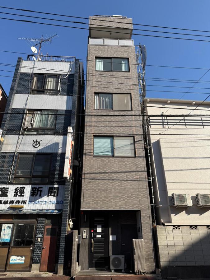 Straw Hat Hotel Asakusa-Skytree View, 3 Bedrooms, Up to 10 Guests - B&B Tokyo