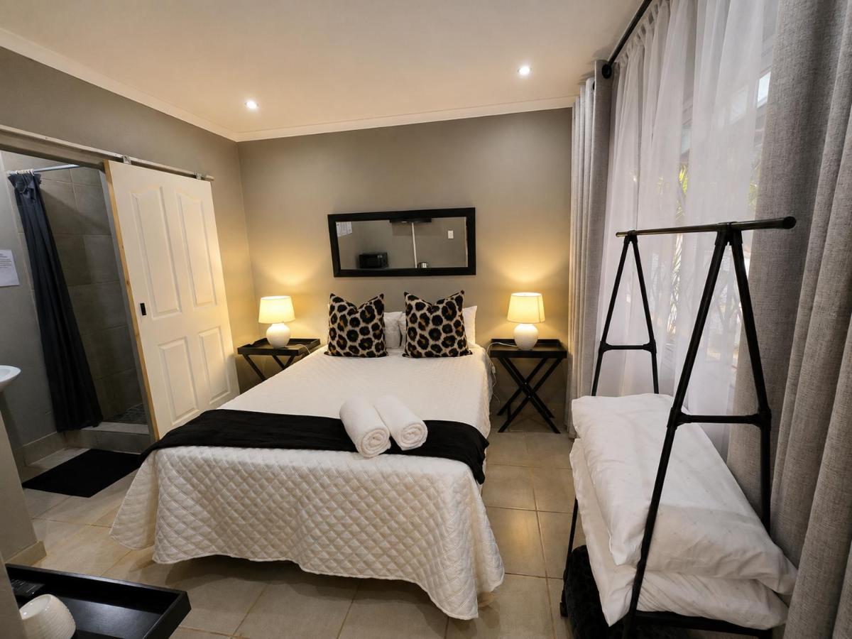 Zhantique Guest House 2- Unit 8 - B&B Boksburg