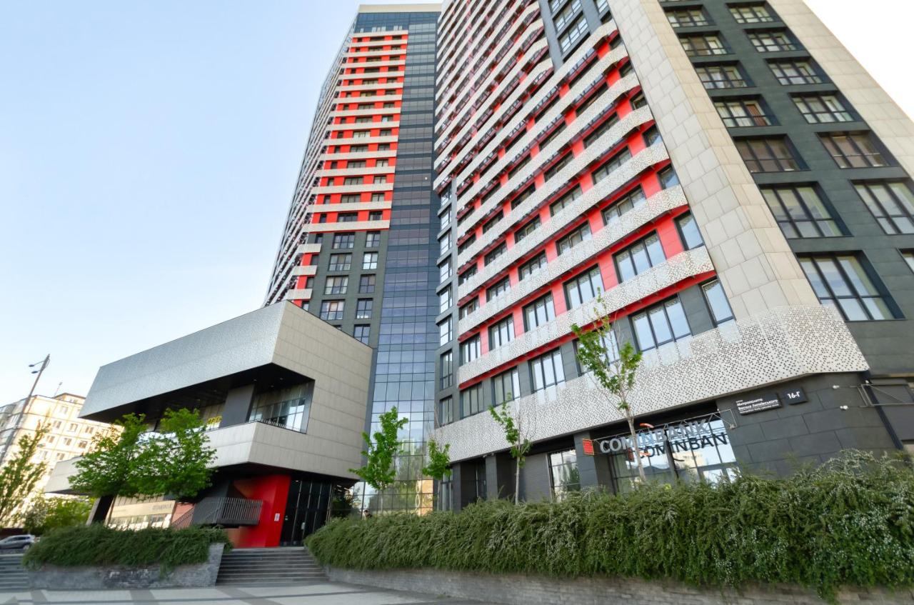 17-86 Kvartet, Vasyl Lypkivskyi 16a, Kyiv, railway station, metro nearby, panoramic city view, Petrovdom Apartment - Chambres d'hôtes Kiev