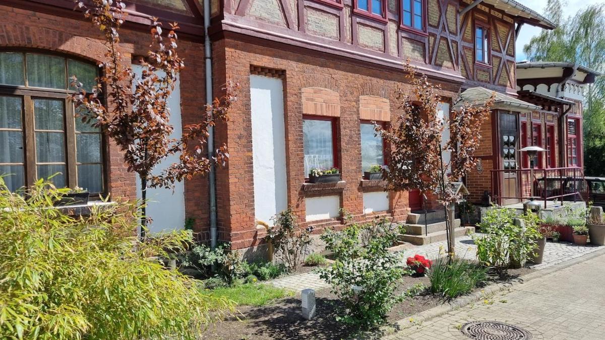 Historisches Ambiente im Fürstenbahnhof Lübstorf - Ferienwohnung Lübstorf