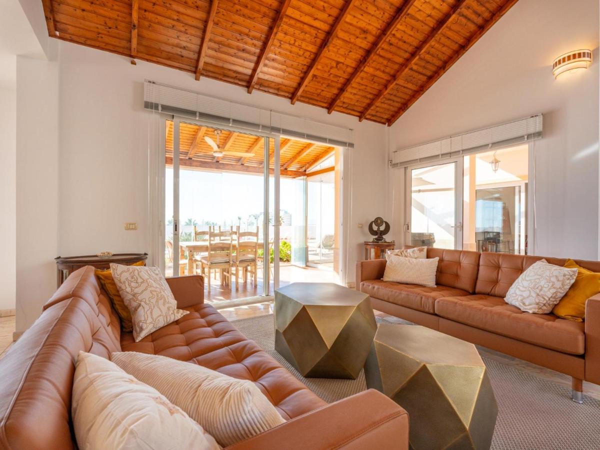 Villa Evita Private Pool, Jacuzzi & Sea views - B&B Adeje