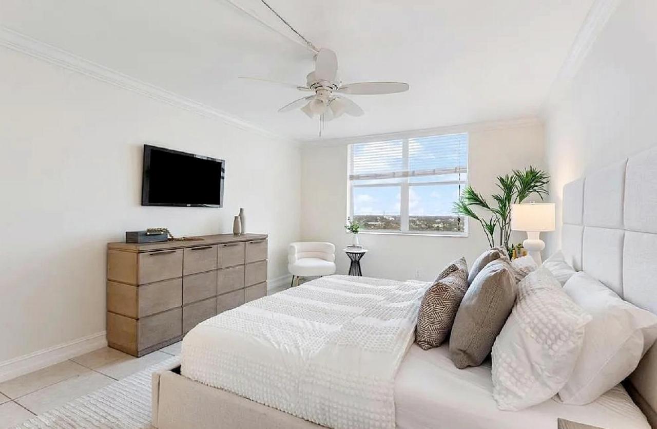 Oceanfront 2 Bedroom Condo with Sunset Views - Chambres d'hôtes Fort Lauderdale