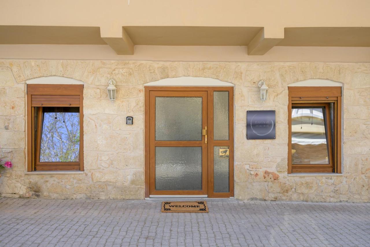 Bastakis Studio Silver - B&B Skalánion