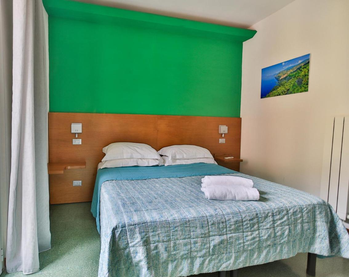 Deluxe Double Room with Balcony and Sea View