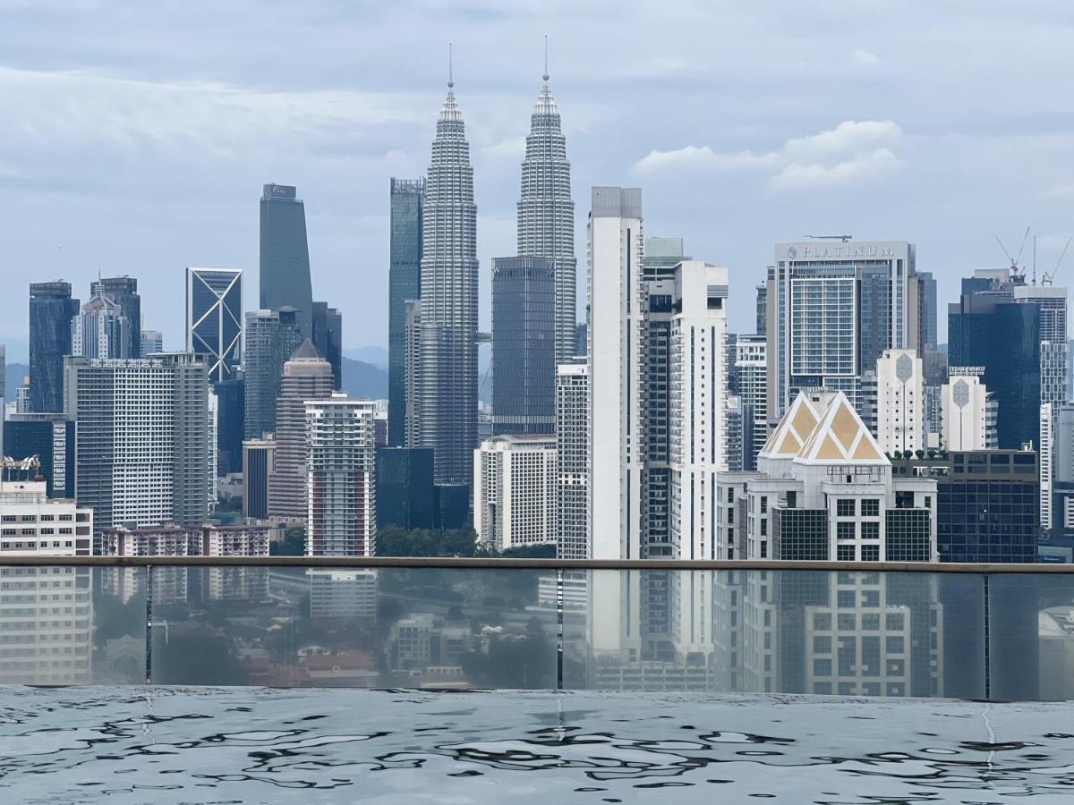 Regalia KLCC SkyPool Luxury KL by SAMS Suite - Bed and Breakfast Kuala Lumpur
