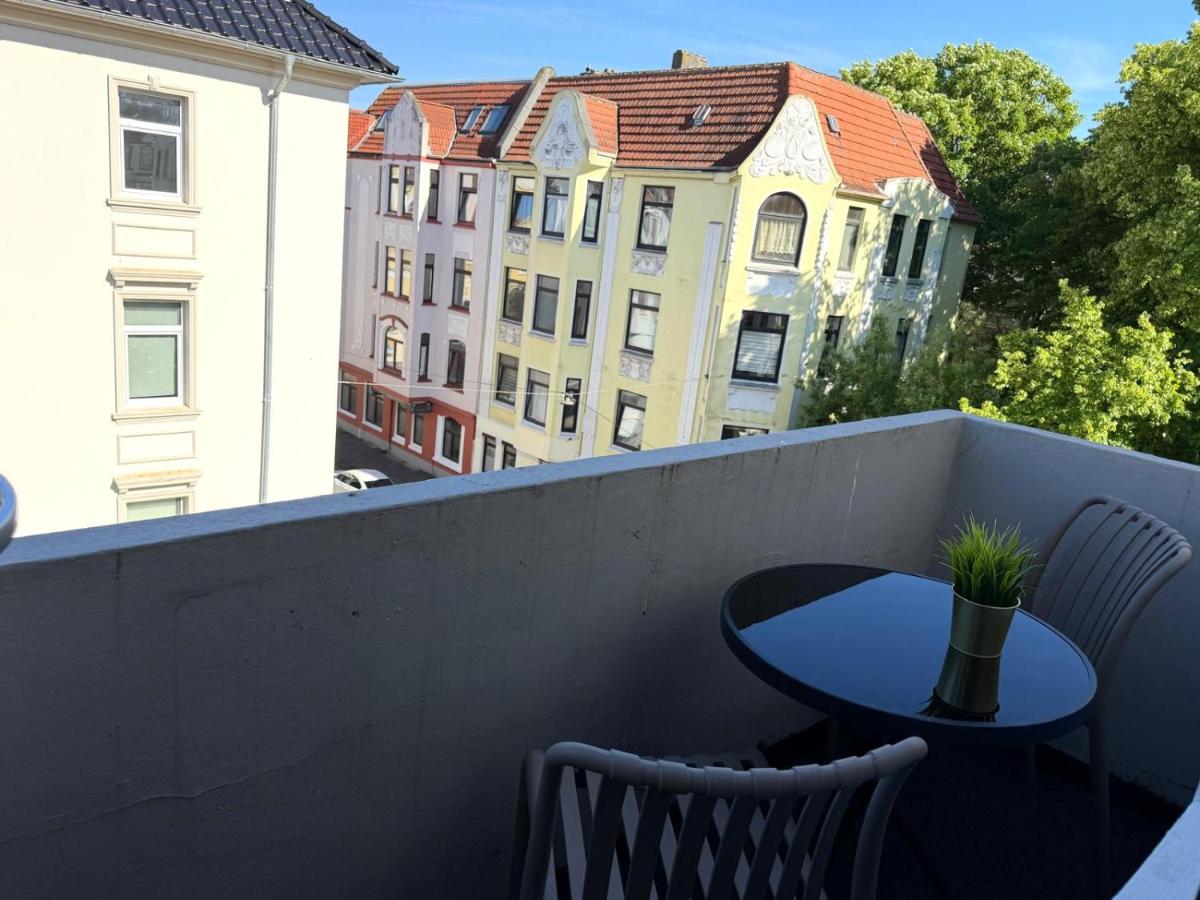 BHV-3, - 4- und 5-Zimmer Wohnungen mit Terrasse, 24h self-check-in, TV, Internet, DisneyPlus, Waschmaschine - Chambres d'hôtes Bremerhaven