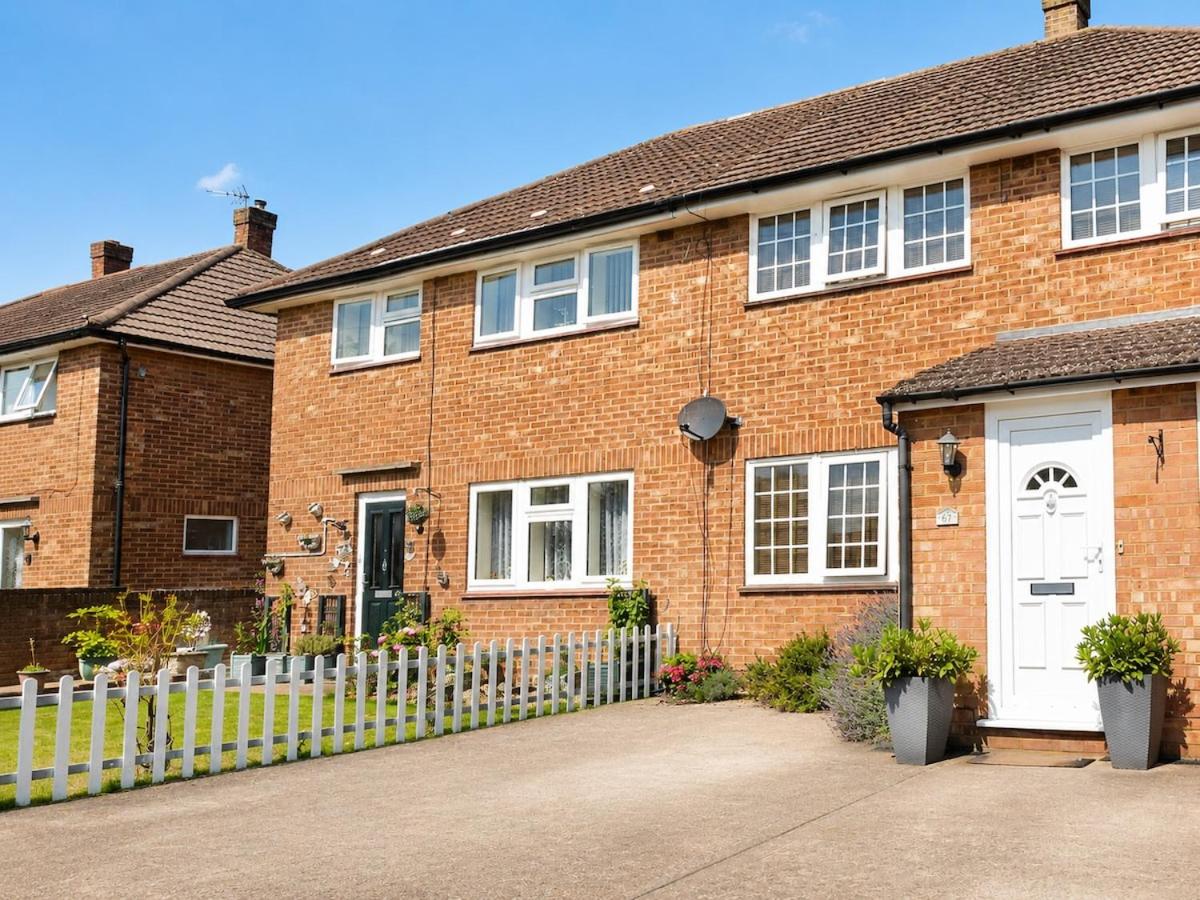 NEW Stylish London Home By Signature Stays - Modern FREE Parking - Ferienwohnung London Colney