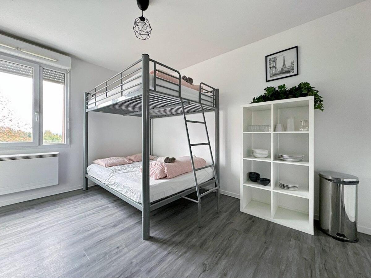 Le 82 - Studio pour 4 à 3 minutes de Disneyland Paris - Bed and Breakfast Montévrain