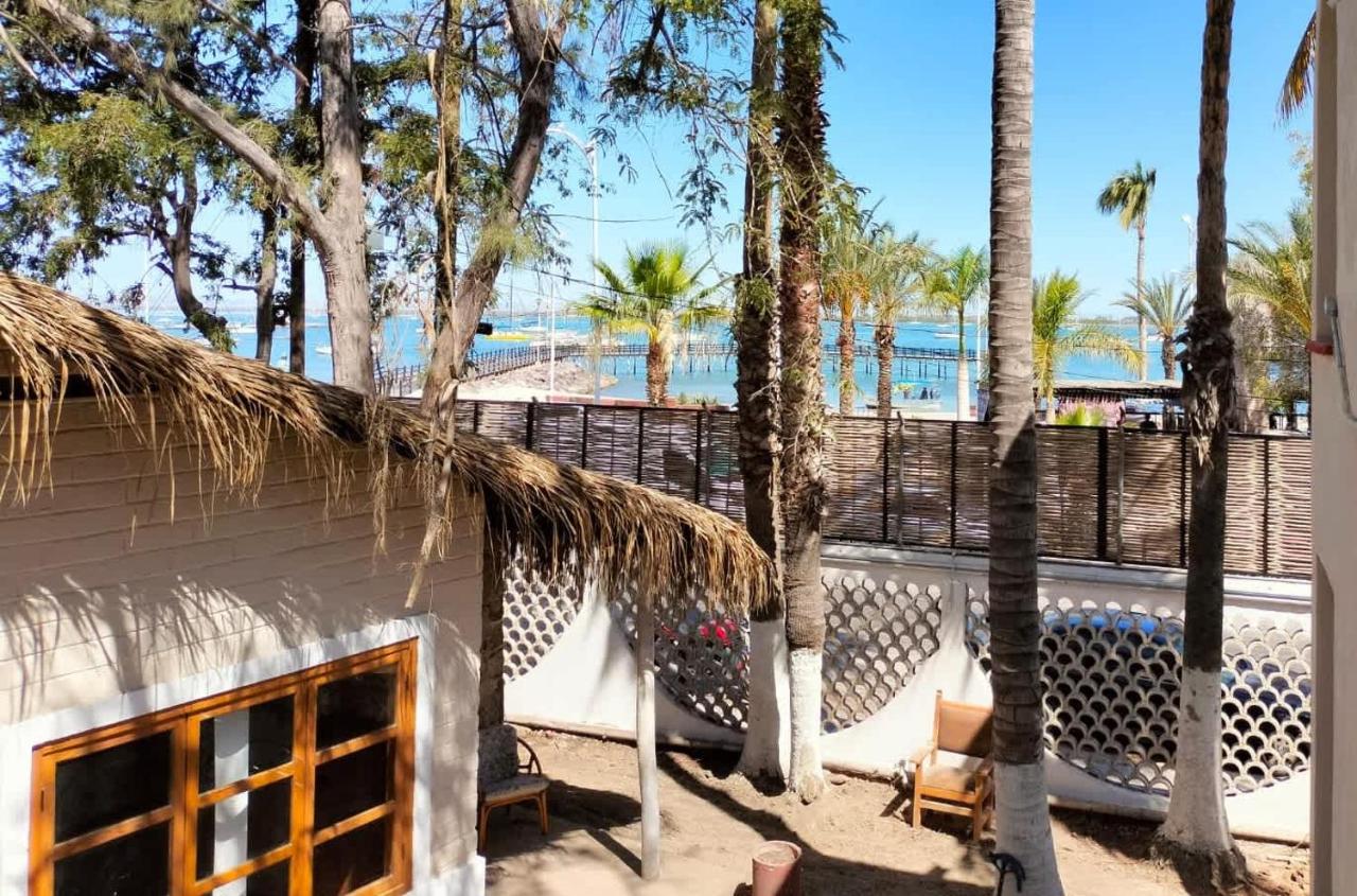 SS 9C Cabana rustica frente al malecon de La Paz - B&B La Paz
