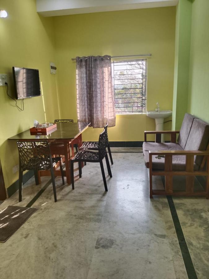 Annapurna Apartment - Chambres d'hôtes Agartala