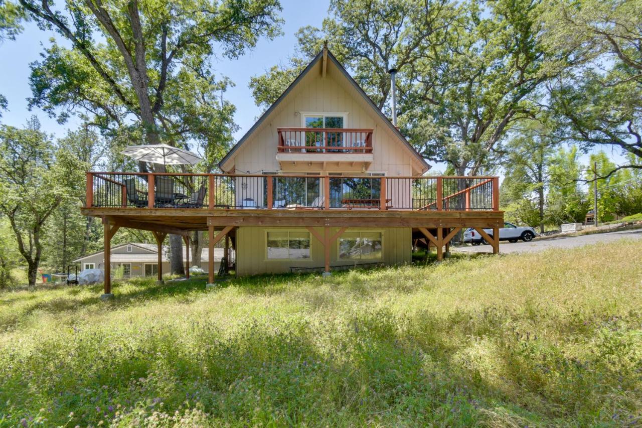 Cozy Cabin on the Cove, Large Deck & Private Dock - B&B Groveland