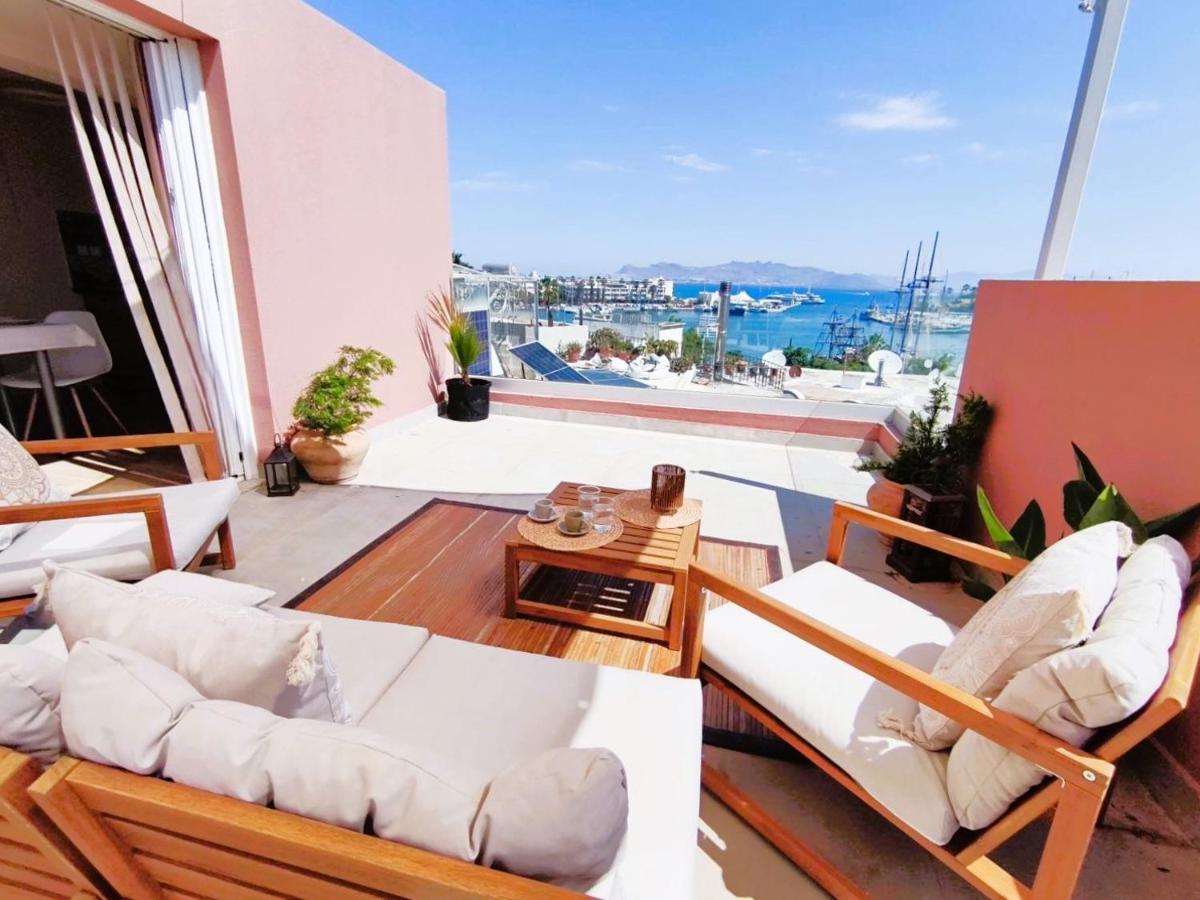 Deluxe Double Room with Balcony and Sea View