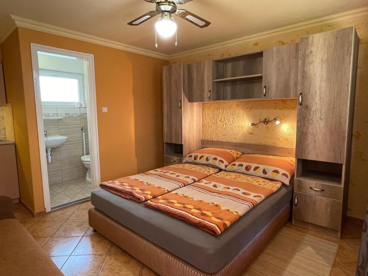 One-Bedroom Apartment with Garden View