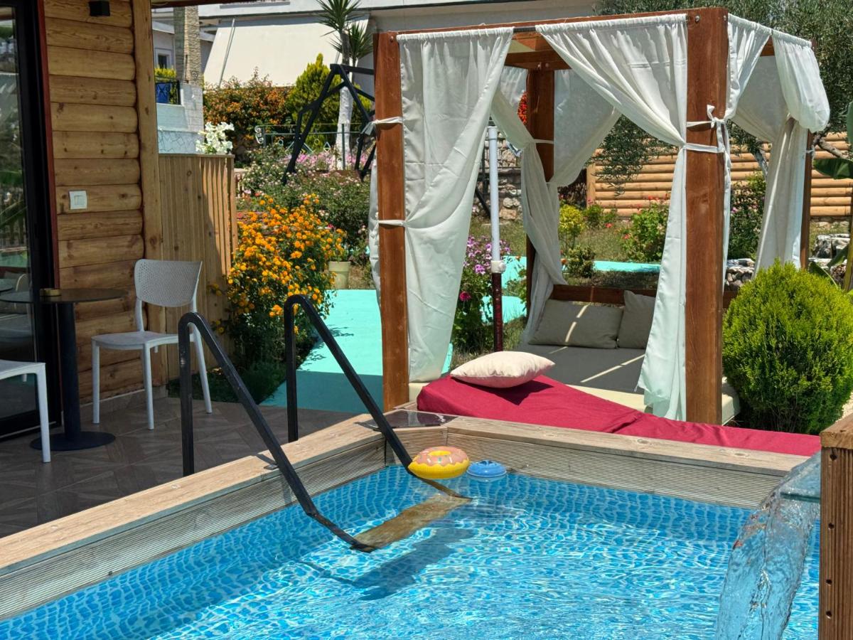 The Pool Pushi Park - B&B Ksamil