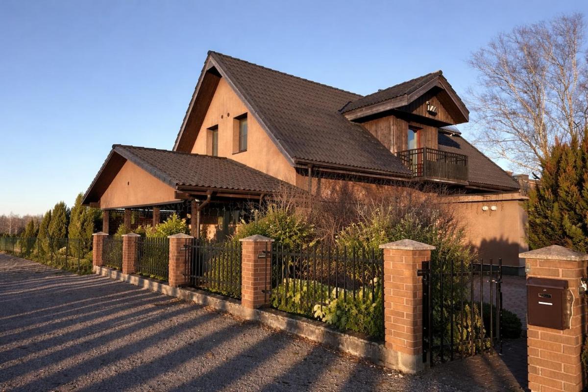 A cozy and spacious three-bedroom semi-detached house awaits guests - Ferienwohnung Vesneri