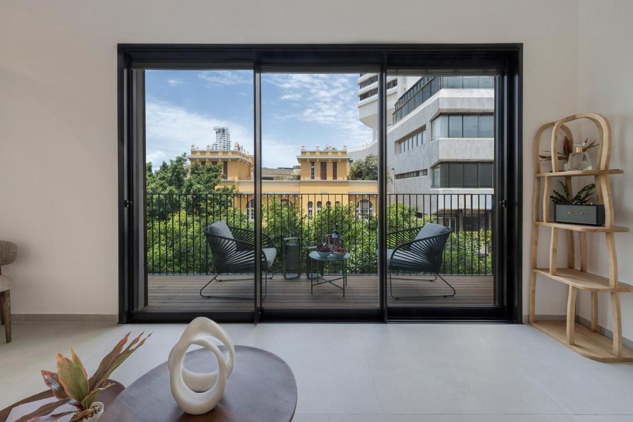 The Bauhaus Terrace with Eclectic 2BR & Sea View - B&B Tel Aviv