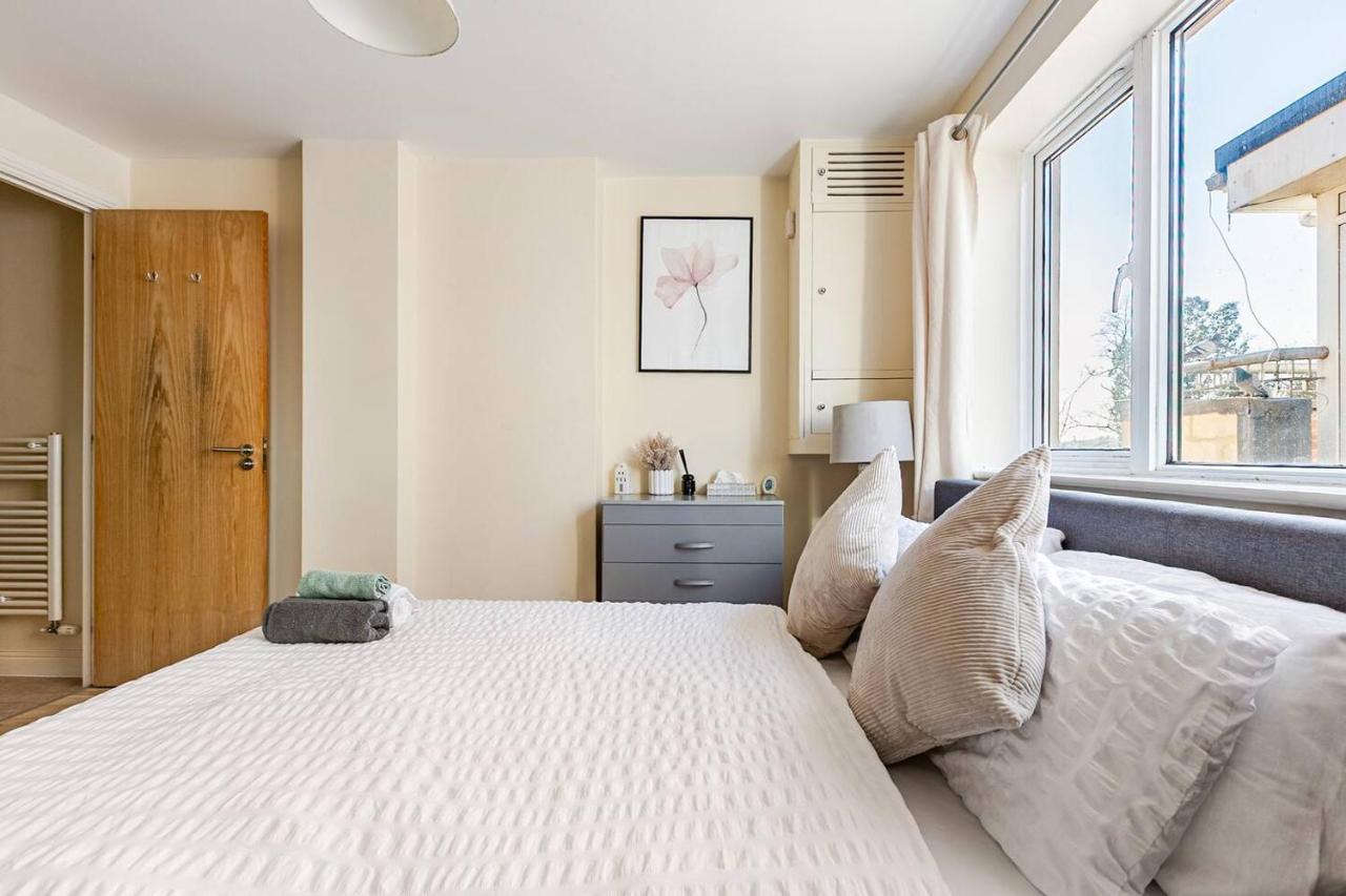 Luxury 2BR Wembley Residence - Sleeps 5 - Bed and Breakfast Preston