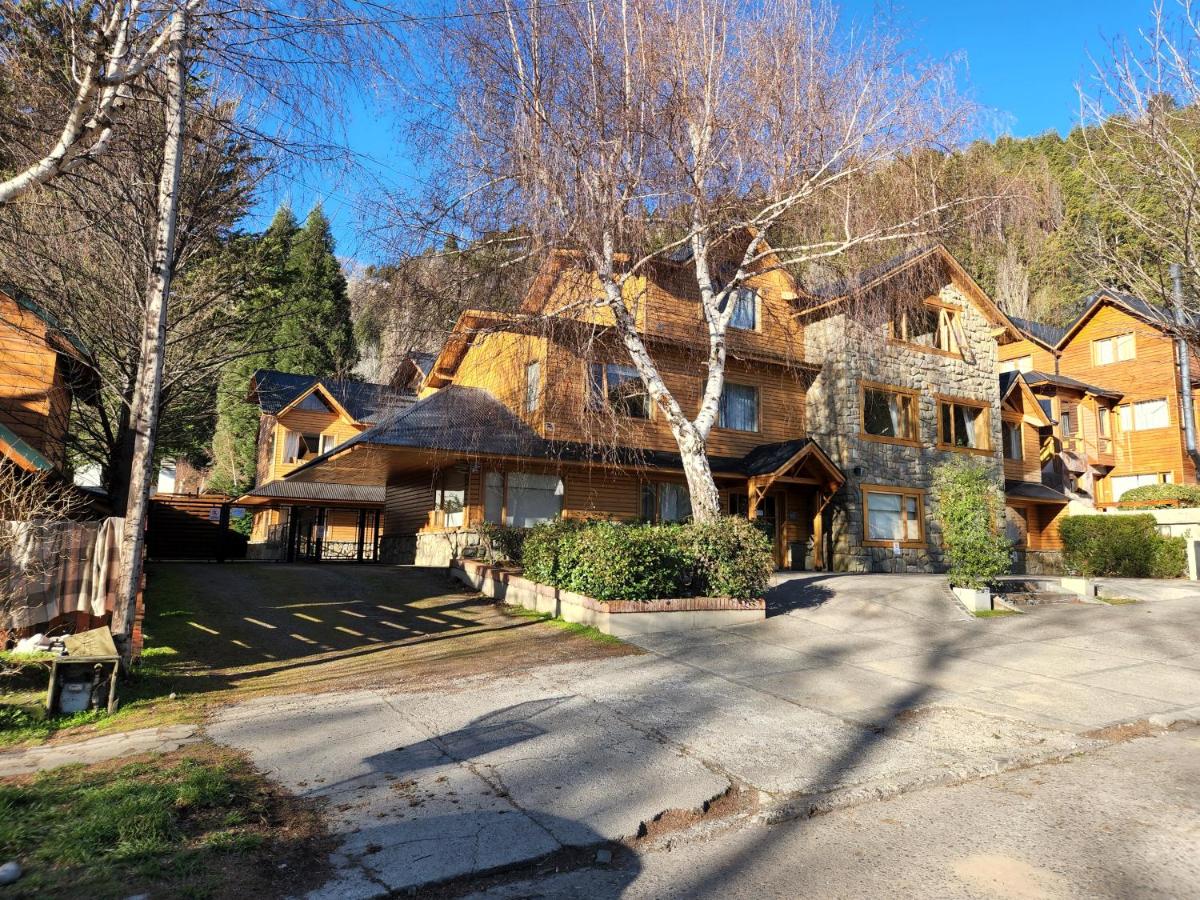 Cálido departamento en San Martin de los Andes con piscina climatizada - Ferienwohnung San Martín de los Andes