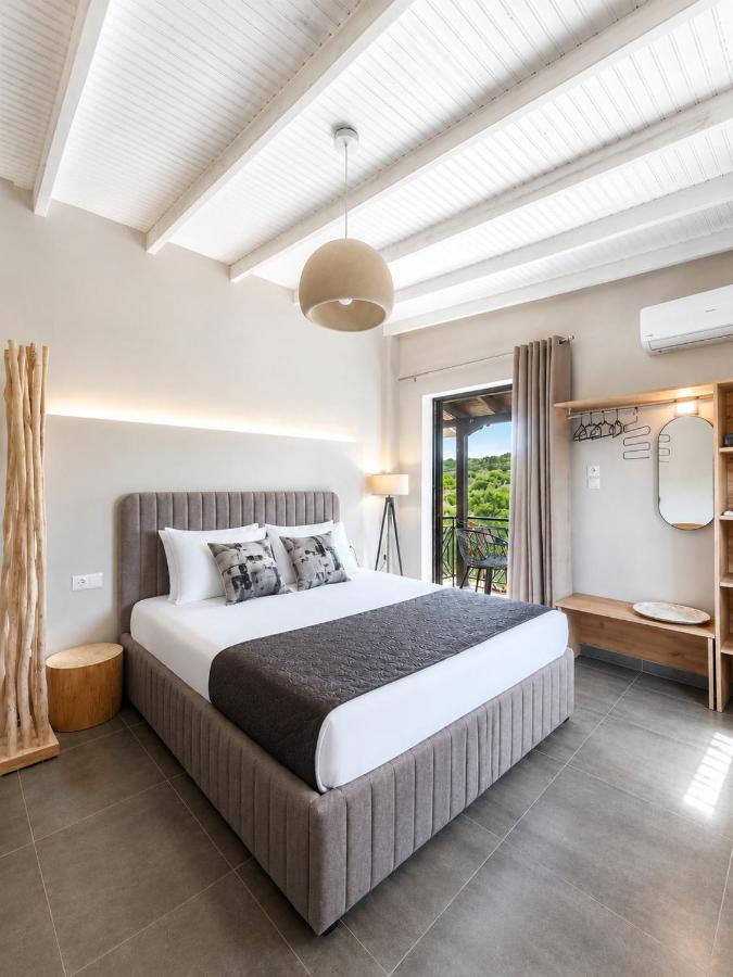 Room Nine 9 Beachfront Apartments - Chambres d'hôtes Néa Kallikráteia