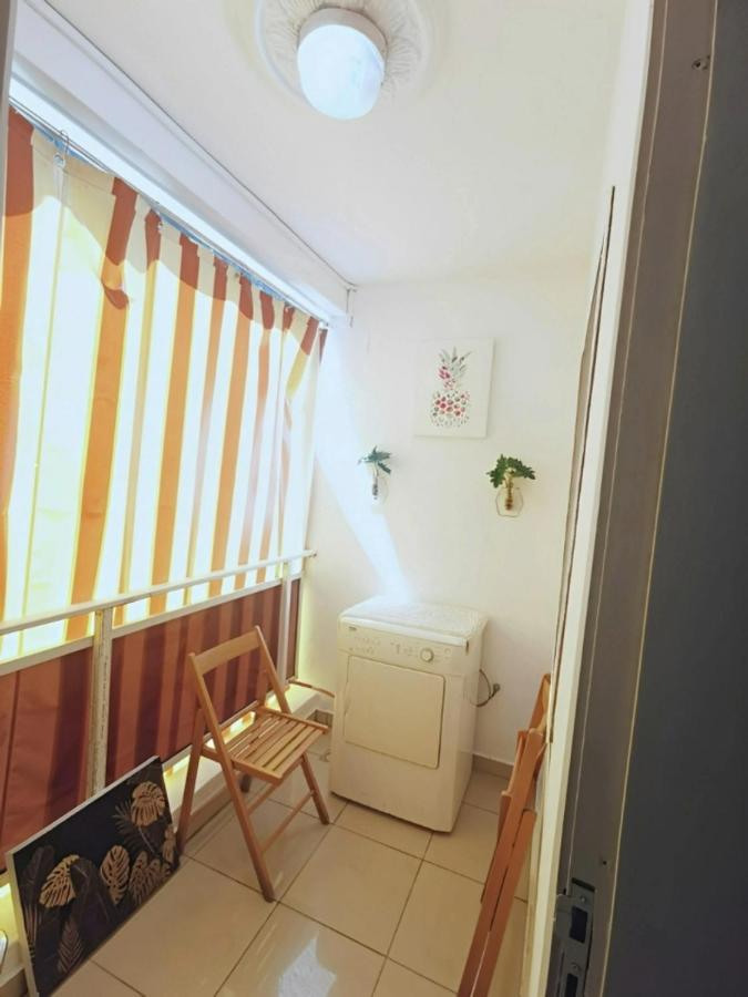 Bright, Stylish Apartment, Modern Comfort - B&B Abidjan