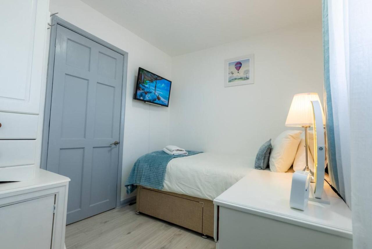 Relaxing & Accessible Family Escape by the coast - B&B Port Talbot