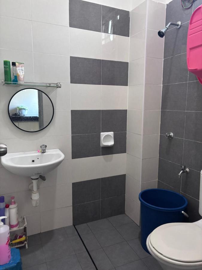 Numa Homestay, Tanjung Minyak, Melaka - B&B Kampung Alor