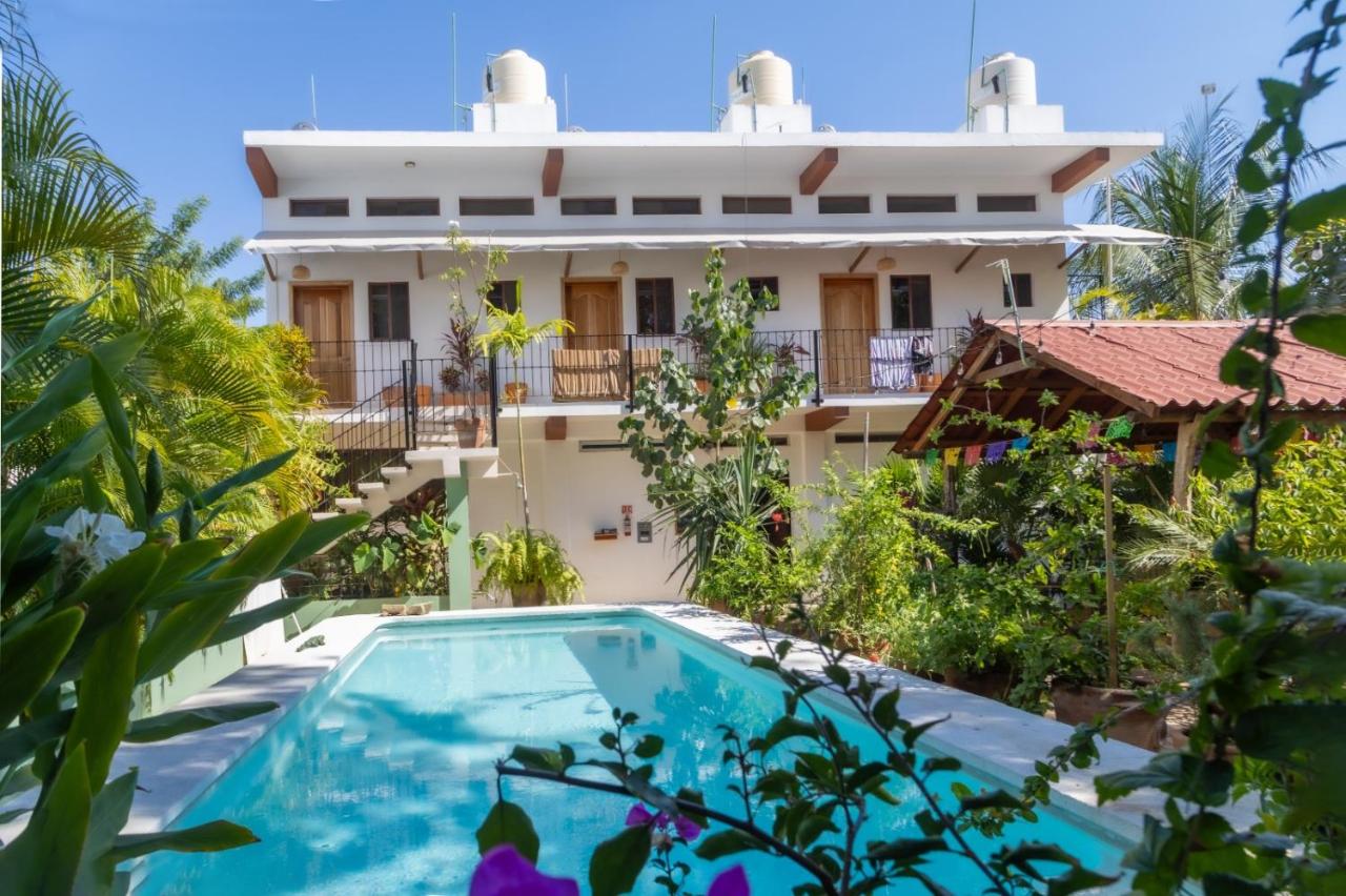 Casa Hibiscus Zaachila2 E - Bed and Breakfast Puerto Escondido