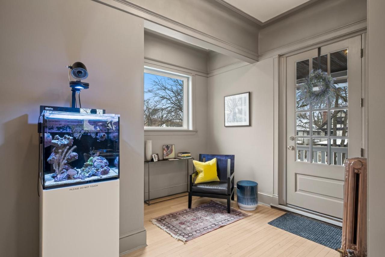 Elegant and Chic 2Bed 2Bath steps from the lake! - Bed and Breakfast Chicago