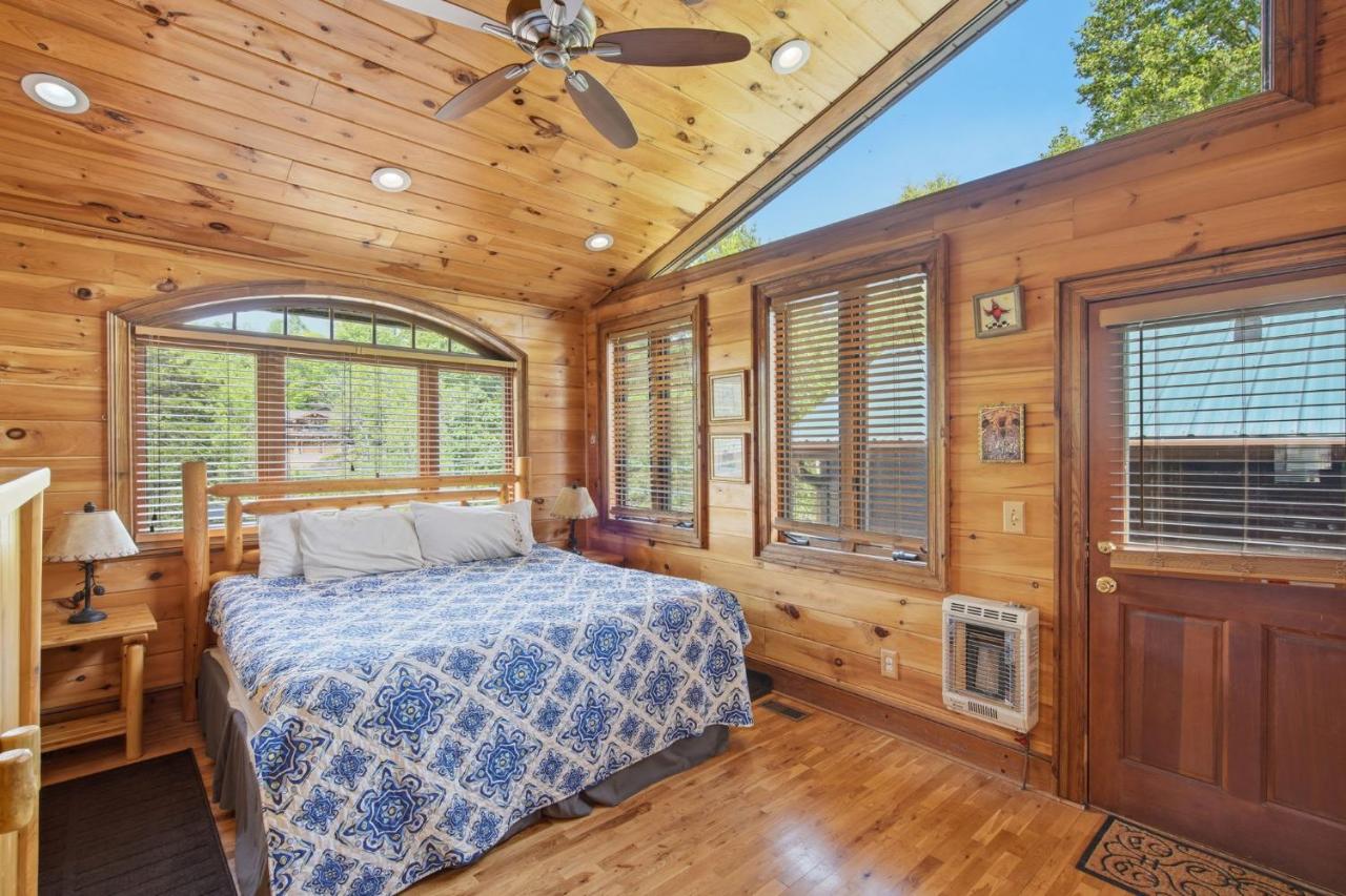 Lazy Bear Retreat - B&B Blue Ridge