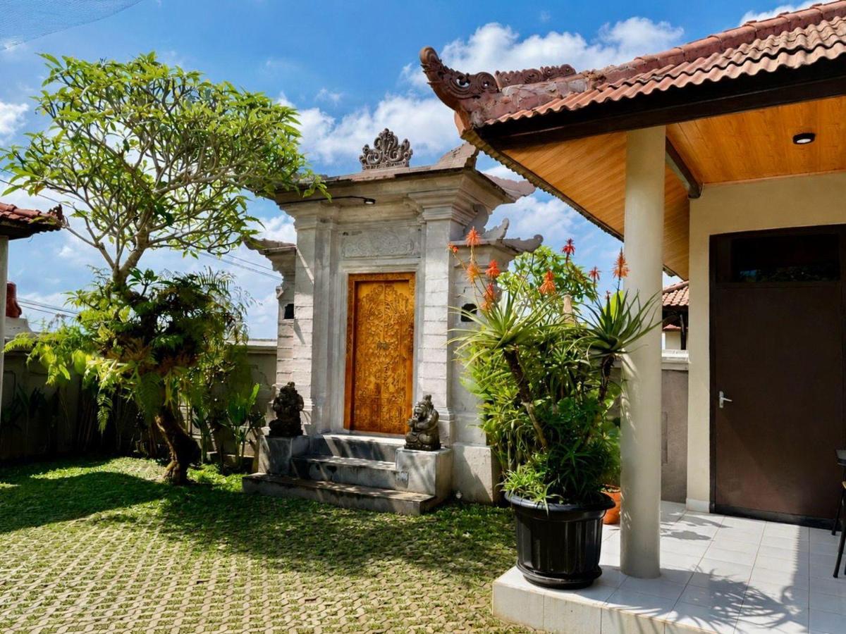 Balinese villa with stunning views in Bedugul, near Lake Beratan and Golf course - Chambres d'hôtes Baturiti