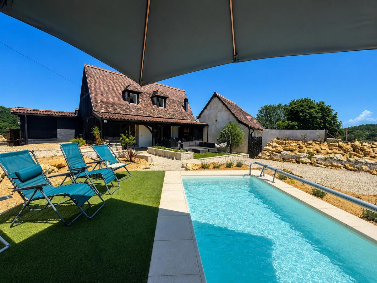 La Maison de la Ferme- piscine privée et jardin - B&B Queyssac