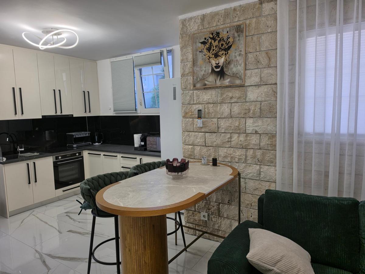 Apartement in Villa Armil - B&B Peraía