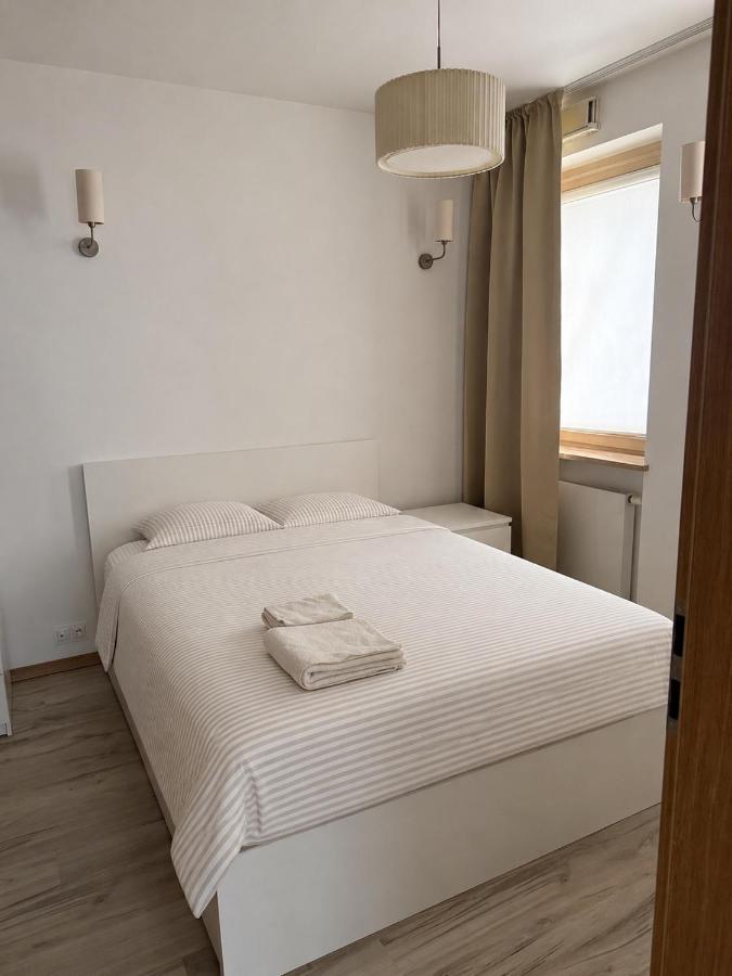 Spacious apartment, Metro Gdańsk, Zoliborz - Chambres d'hôtes Varsovie
