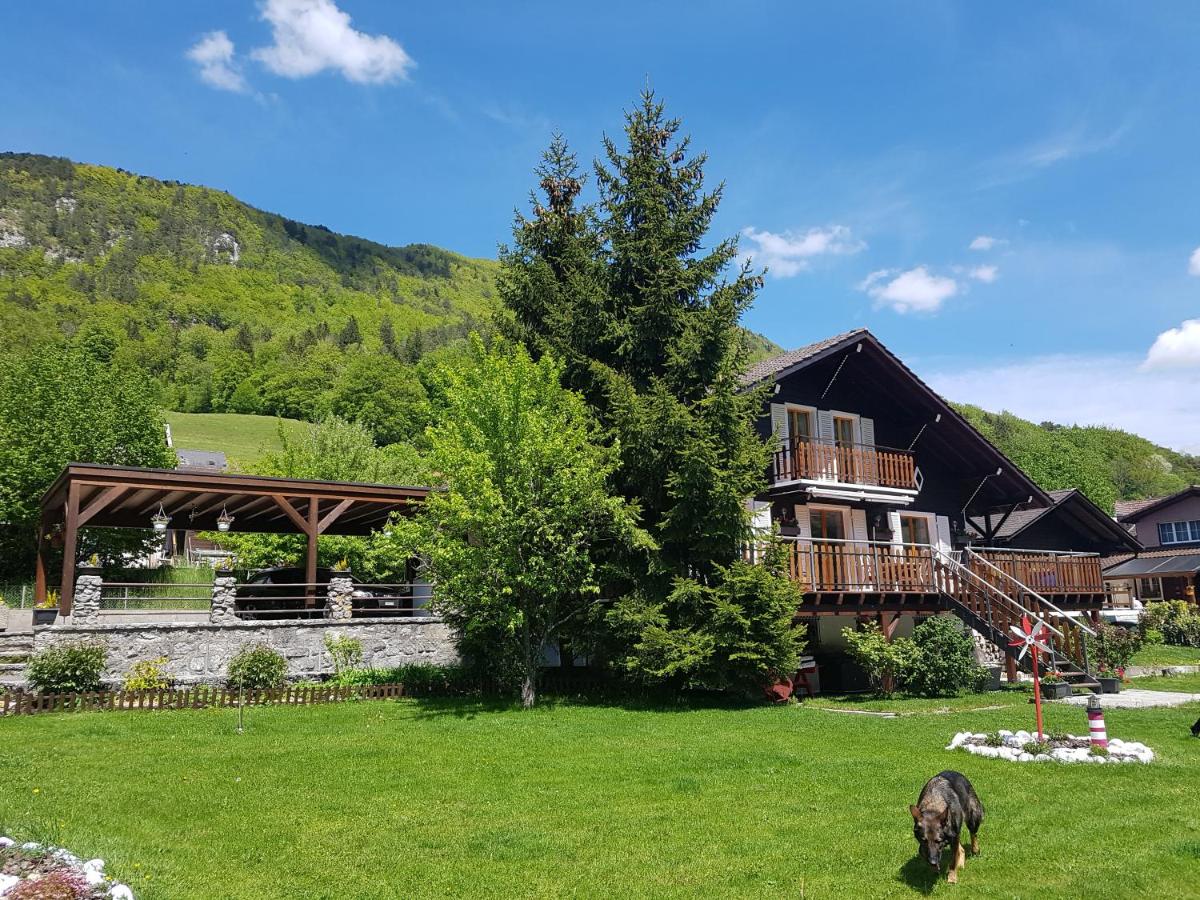 Logement au 1er étage dans chalet à La Heutte - Ferienwohnung La Heutte