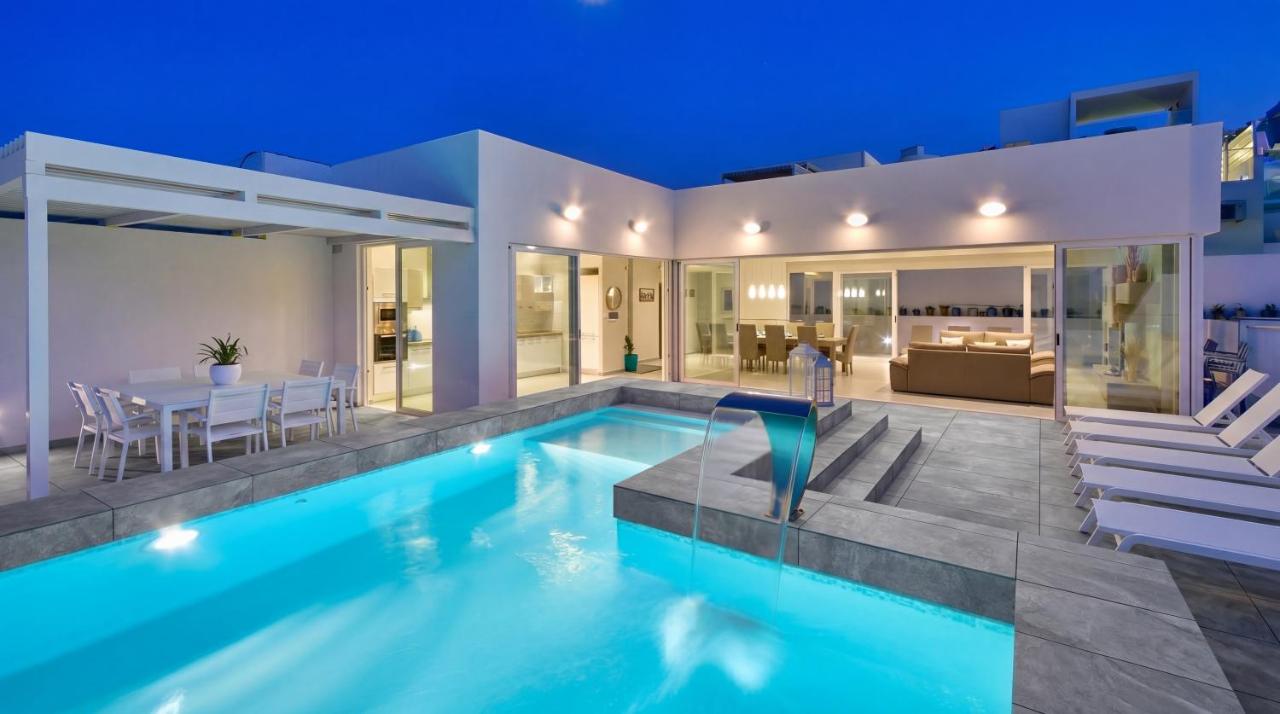 Villa Blu - Indoor Heated Pool, Sauna & Games Room - B&B Mellieha