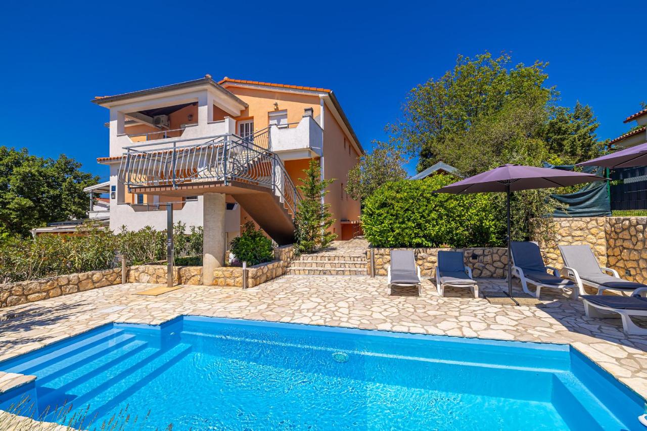 Apartments Jenny - B&B Pinezići